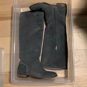 Like new barely worn Knee high UGG suede boots in gray sz 8 👢